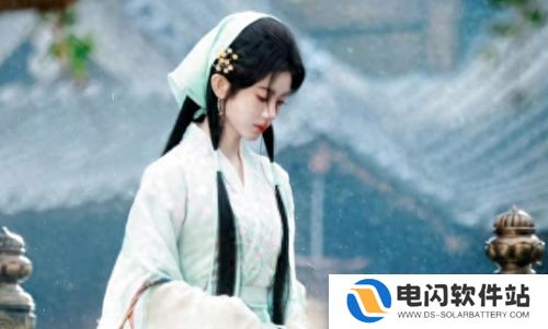 鞠婧祎又变脸，新剧照路人图曝光，锥子鼻尖下巴，网友：太夸张了