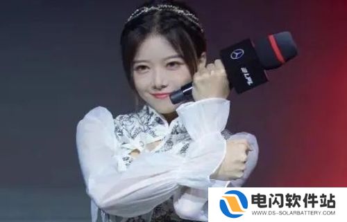 骆歆直播透露自己资产，直言和“Miss姐”差距太大，网友：难怪哭穷